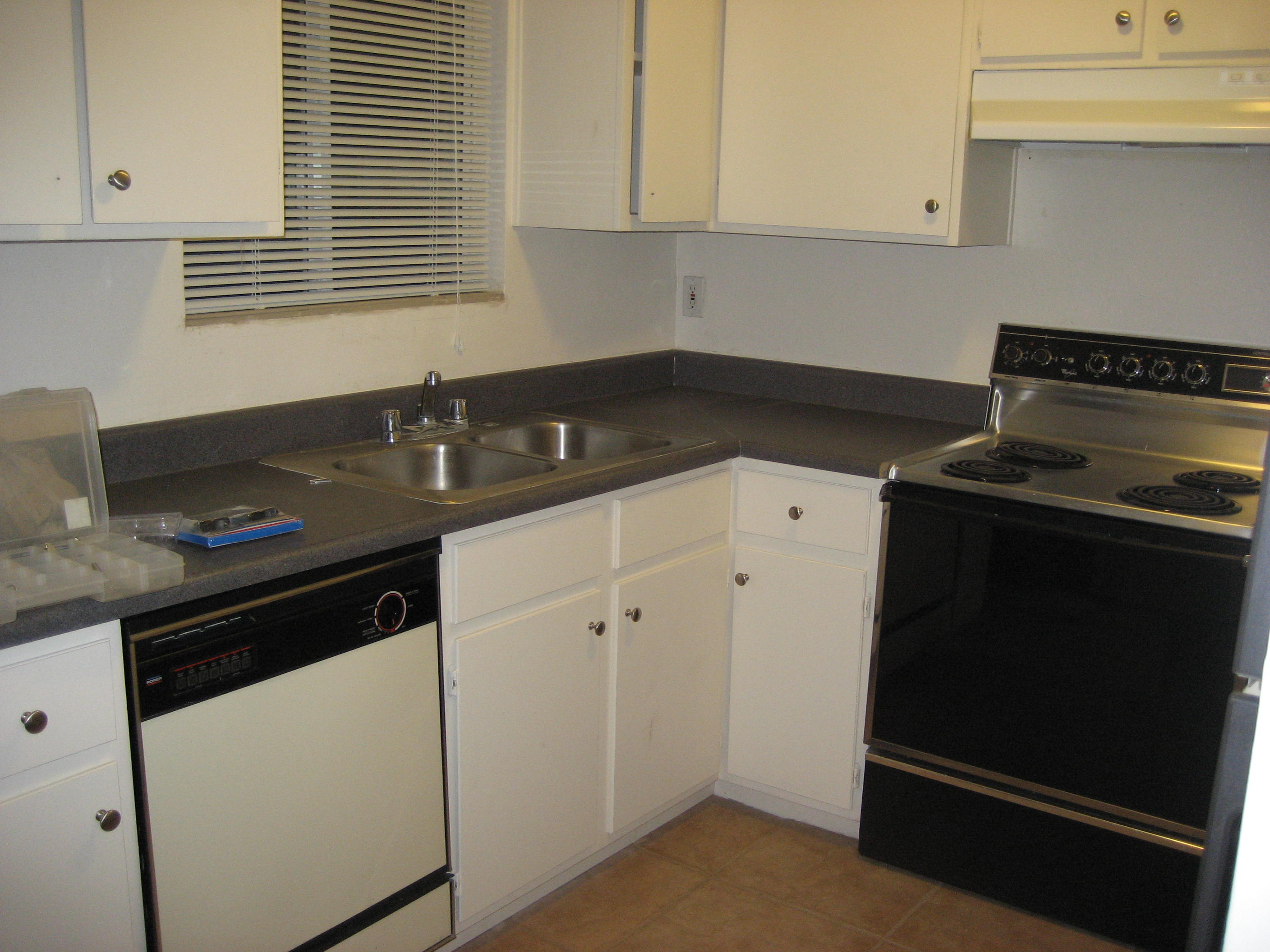 LantanaVillage/lv5kitchen.jpg