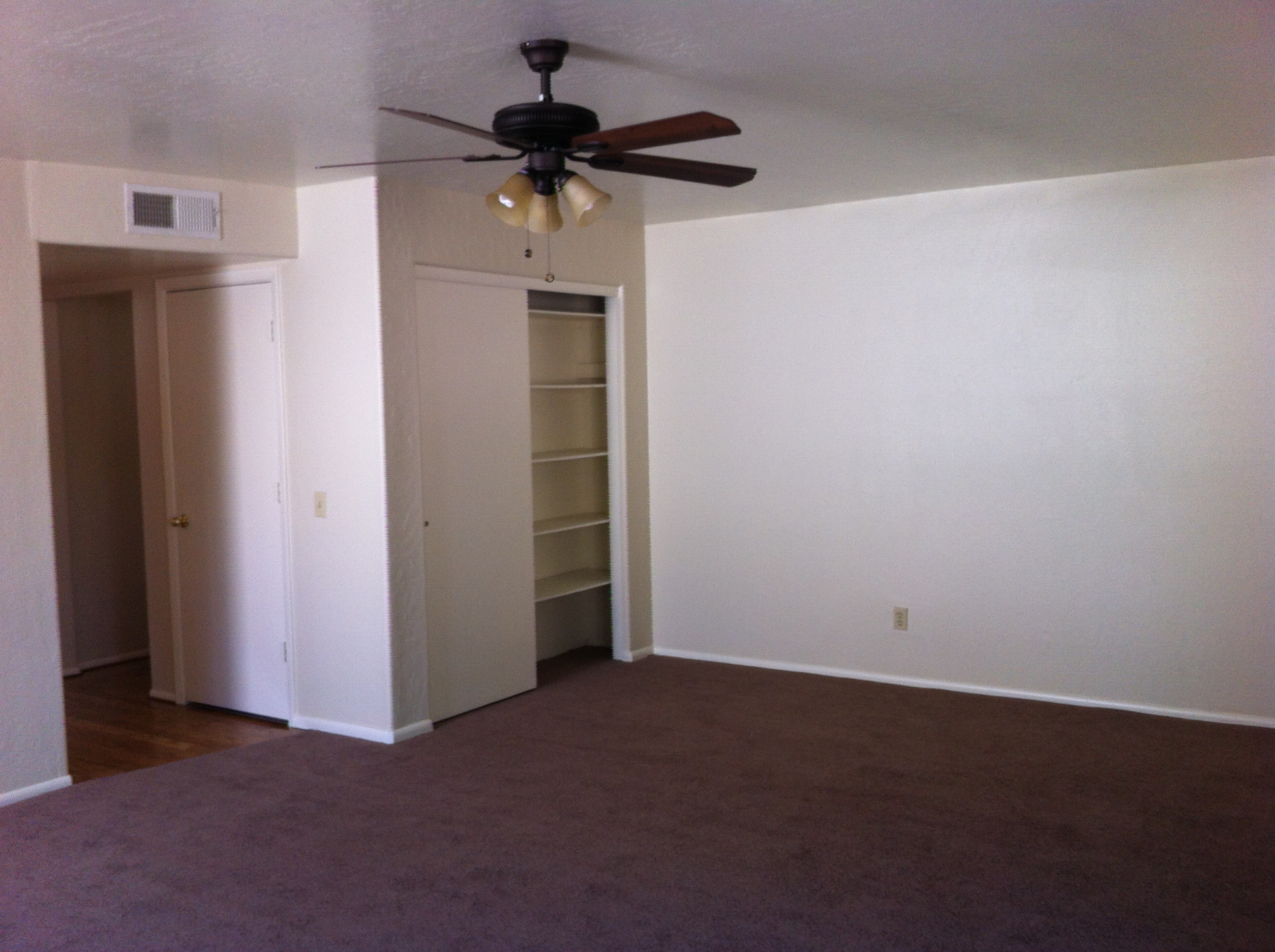 LisbonLBackBedroom.JPG