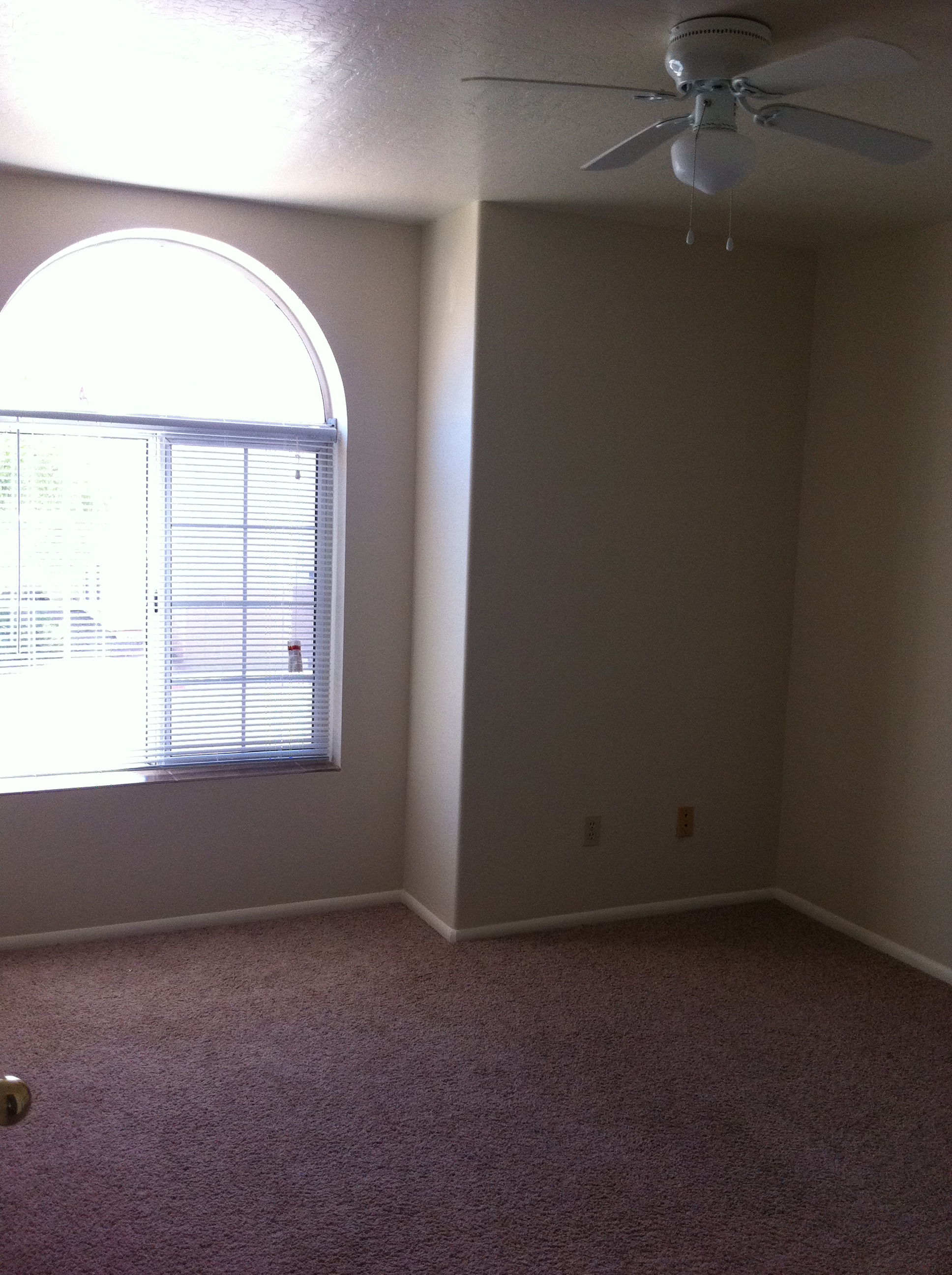 LisbonGuestBedroom.JPG